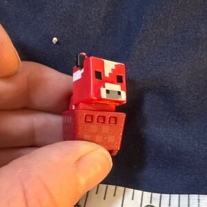 Minecraft Mini-Figures Series 7 1" Rolling Mooshroom in Minecart